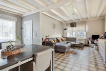 Op te frissen huis in het centrum van Kruibeke met garage