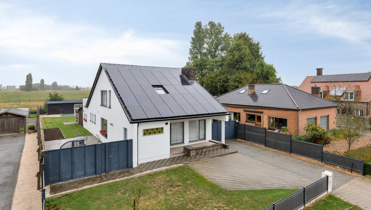 Ruime gezinswoning met tal van opties in Oostwinkel