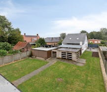 Ruime gezinswoning met tal van opties in Oostwinkel