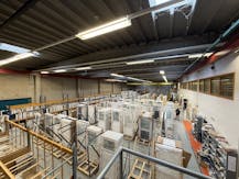 Magazijn (ca. 995 m²) met rolbrug te huur Zulte