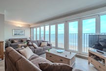 Appartement met frontaal zeezicht te koop te Middelkerke!