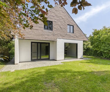 Alleenstaand huis in rustige wijk te Izegem