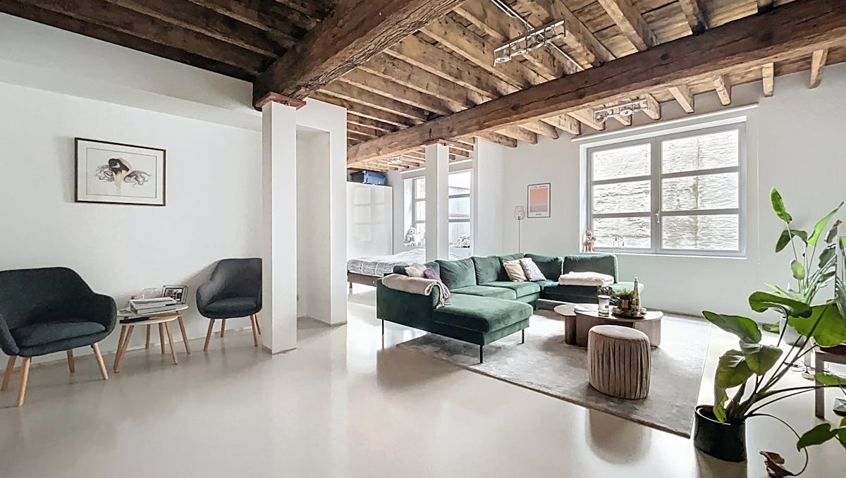 Beautiful unfurnished loft with courtyard in Brussels