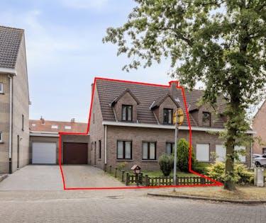 Charmante halfopen bebouwing te koop in Merksem