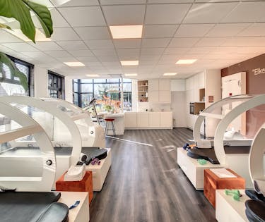 Commercieel pand te koop van ca. 167m² in Izegem