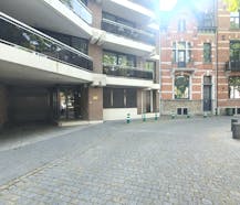 TE HUUR: autostaanplaats nabij het centrum van Hasselt