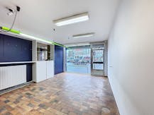 Commercial property (approx. 233 m²) with courtyard in the center of Lokeren