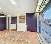 Commercial property (approx. 233 m²) with courtyard in the center of Lokeren