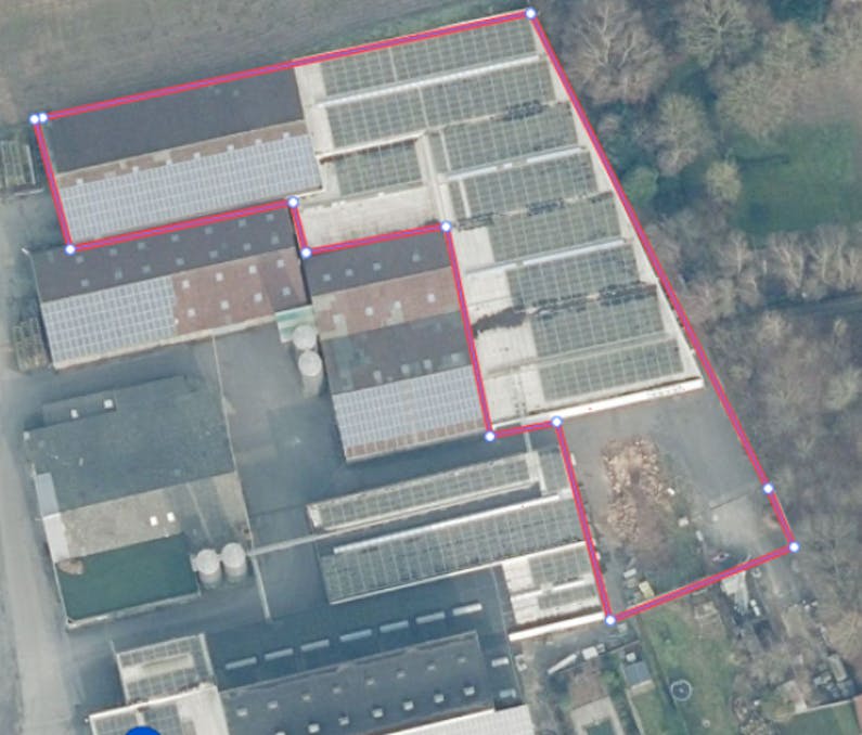 Bedrijfsgebouw van ca. 3.027m² te Oostrozebeke