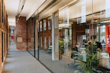 Instapklare kantoren/praktijkruimte van ca. 725 m² te koop in Kortrijk