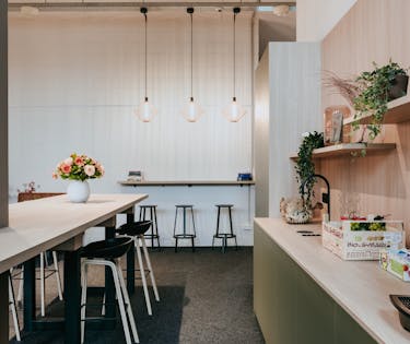 Instapklare kantoren/praktijkruimte van ca. 725 m² te koop in Kortrijk