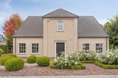 Villa for sale in Vilvoorde with private road and beautiful residential volumes