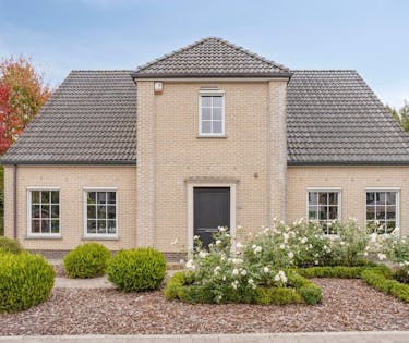 Villa for sale in Vilvoorde with private road and beautiful residential volumes