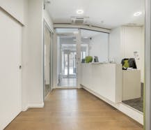 Handelspand met woonst op locatie te koop in centrum Waregem