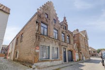 Unieke woning met 6 slaapkamers en garage bij 't Zand in Brugge