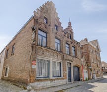 Unieke woning met 6 slaapkamers en garage bij 't Zand in Brugge