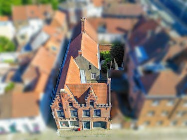 Unieke woning met 6 slaapkamers en garage bij 't Zand in Brugge