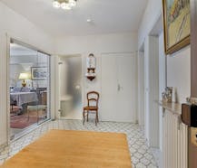 Gezellig en instapklaar appartement met 2 kamers, 2 terrassen en parking in het centrum van Strombeek-Bever