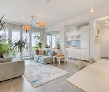 Gerenoveerd appartement met 2 slaapkamers en terras te koop in Antwerpen