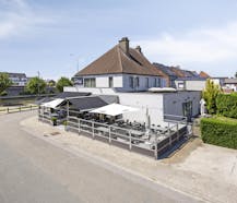 Uniek handelspand met modern restaurant in prachtige omgeving aan de vaart in Kapelle Op Den Bos