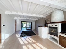 Huis met 2-3 slaapkamers, garage en loods in Assebroek 