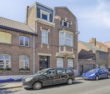 Ruim authentiek en te renoveren herenhuis in Terhagen