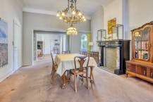 Ruim authentiek en te renoveren herenhuis in Terhagen