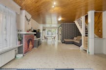 Halfopen huis te koop in Ieper met 4 kamers, tuin en garage