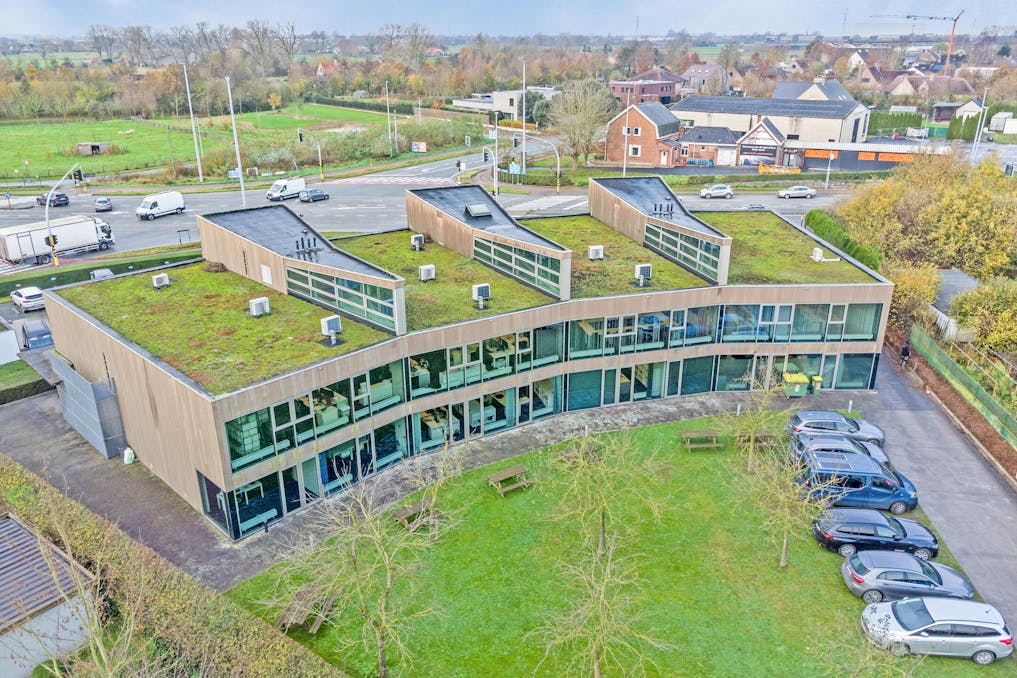 Kantoorgebouw te koop op zichtlocatie in Roeselare