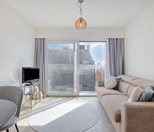 Prachtig gerenoveerde studio met zijdelings zeezicht!