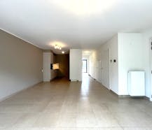 Appartement met 2 slaapkamers, parking en 2 terrassen in Bassevelde