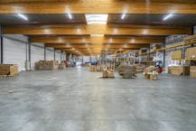 Bedrijfsgebouw te huur in Deerlijk