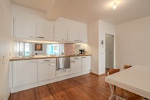 Instapklaar gelijkvloersappartement met één slaapkamer.