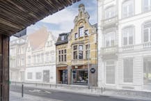 Espace commercial unique dans un manoir rénové à Izegem