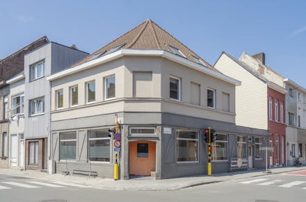 Kantoorgebouw te koop Kortrijk