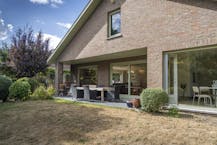 Statige villa met 4 slaapkamers te koop in Wevelgem