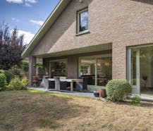 Statige villa met 4 slaapkamers te koop in Wevelgem