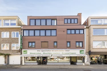 Exceptional commercial property with spacious warehouse in Deinze