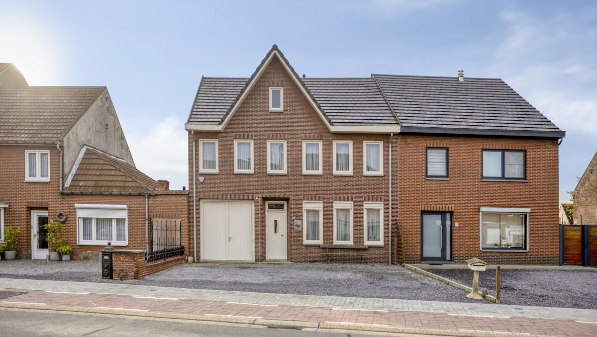 Riante, goed onderhouden woning te koop op verbindingsweg in Dilsen
