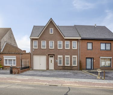 Riante, goed onderhouden woning te koop op verbindingsweg in Dilsen
