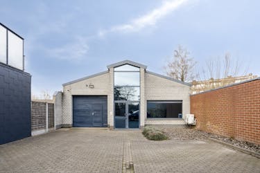 Bedrijfsgebouw (ca. 375 m²) te huur in Aalter