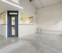 Bedrijfsgebouw (ca. 375 m²) te huur in Aalter