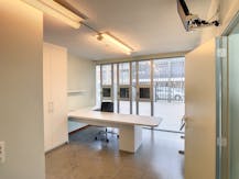 Kantoor met loft en ruime parking te koop in Roeselare