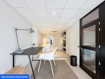 Moderne handelsruimte/kantoor te huur in het centrum van Eeklo