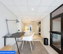 Moderne handelsruimte/kantoor te huur in het centrum van Eeklo