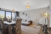 Stijlvol appartement met 2 slaapkamers en 2 autostaanplaatsen