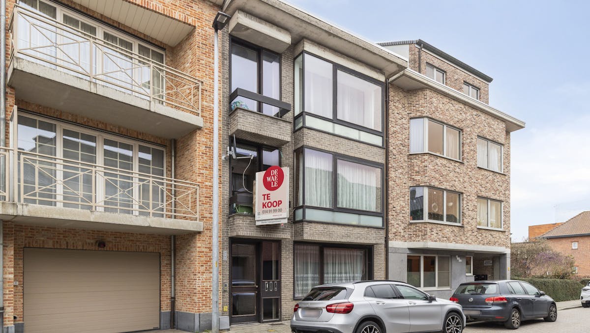 Opbrengsteigendom te koop in Geel met 3 appartementen