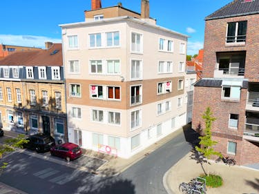 Ruim en lichtrijk appartement met 3 slaapkamers en garage in Ieper 