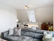 Modern duplex appartement met 2 slaapkamers en dubbele garage te huur