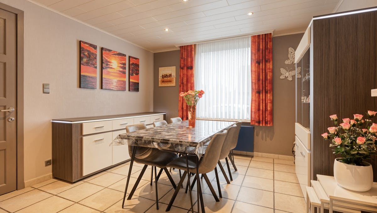 Instapklare gezinswoning met tuin en 4 slpk in Rumbeke